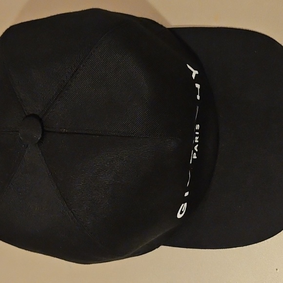 Givenchy Black and White Kids Logo Cap - Picture 2 of 4